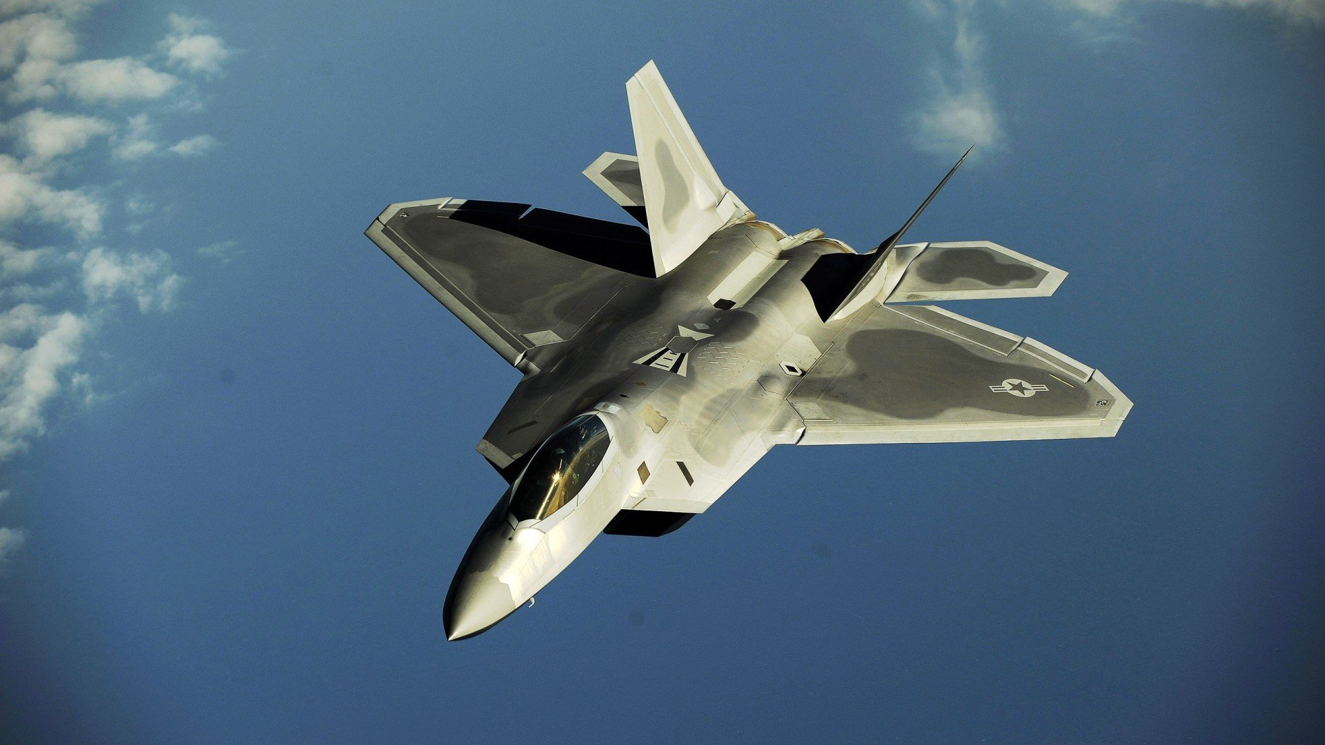 鹈鹕主力中锋参加专项力量训练提升下肢爆发力,鹈鹕中锋被电击